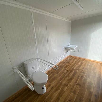 Sanitärbehälter für Menschen mit Behinderungen Toilette mit Rampe