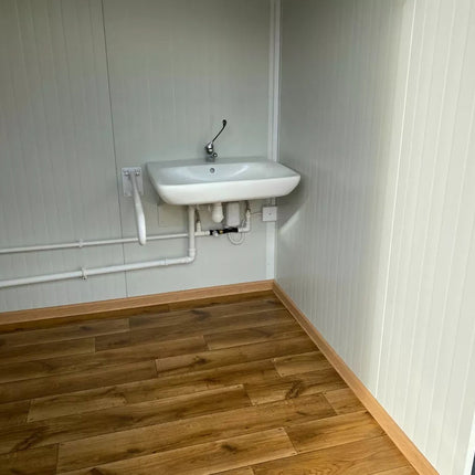 Sanitärbehälter für Menschen mit Behinderungen Toilette mit Rampe